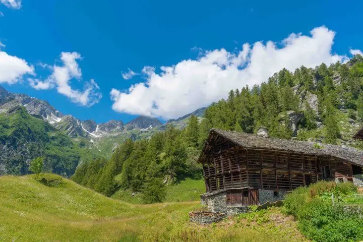 RIFUGIO CARESTIA